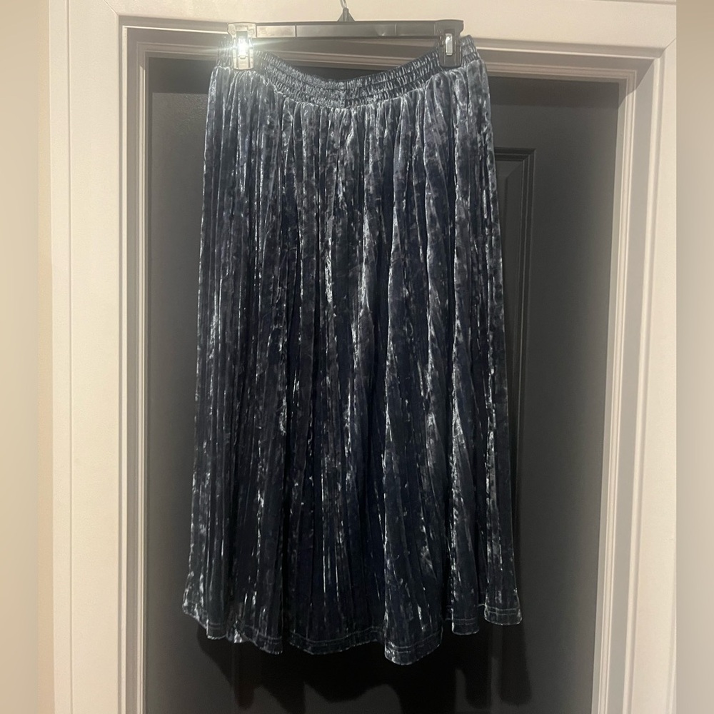 Velvet midi skirt